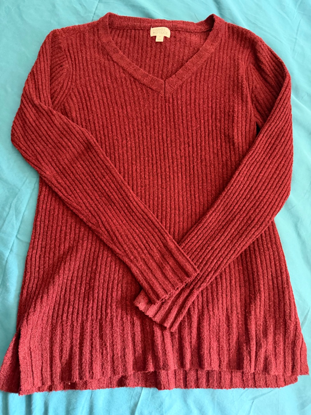 Market & Spruce Women's Ribbed V-Neck Sweater in Wine